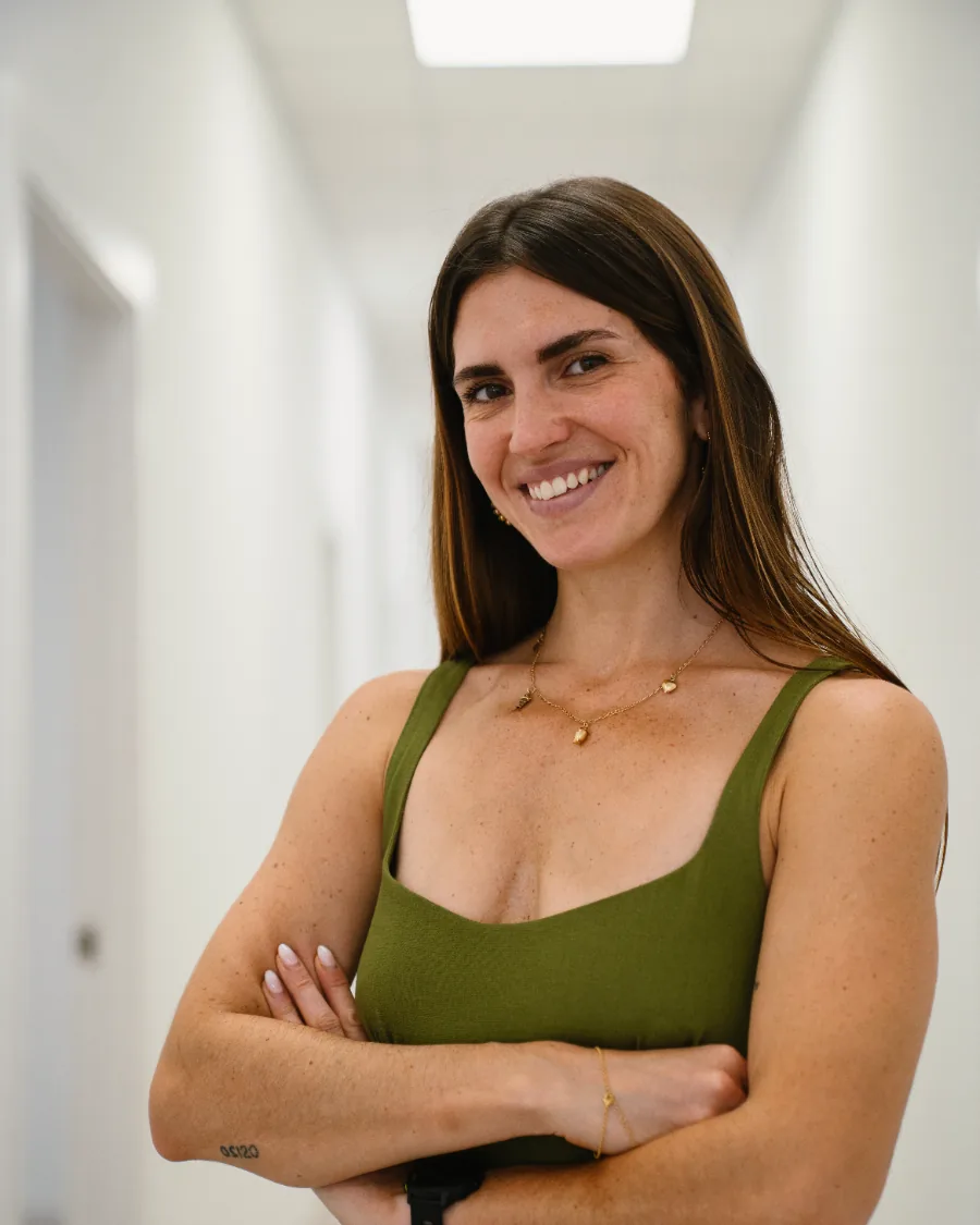 Clara, médica de medicina integrativa