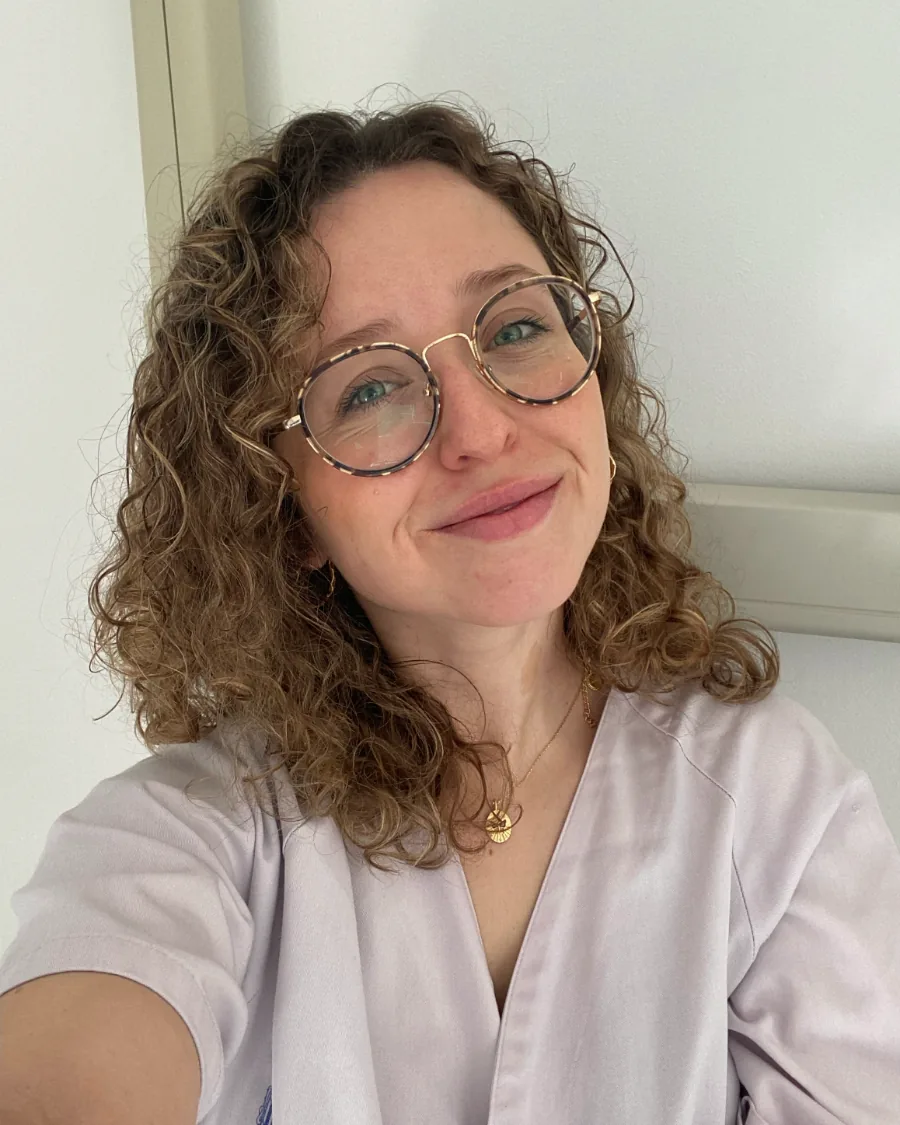 María, matrona · salud hormonal femenina y lactancia